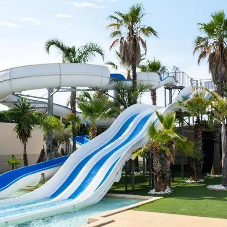 Domaine De Vacances: Beachside With Wi-fi And Terrace * Portiragnes