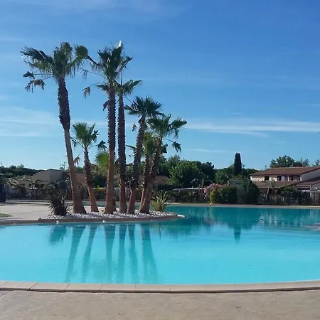 Domaine De Vacances: Beachside With Wi-fi And Terrace *