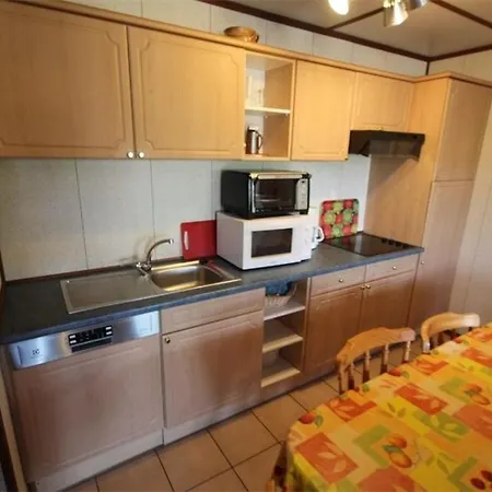 Domaine De Vacances: Beachside With Wi-fi And Terrace Villa *
