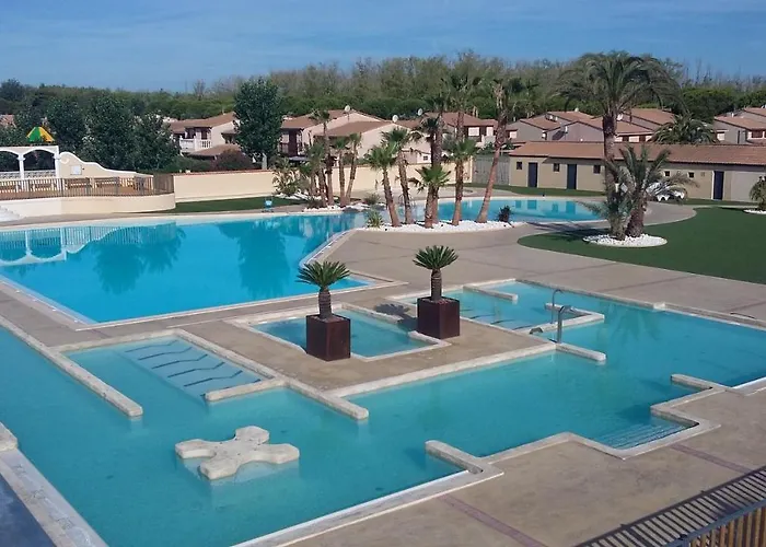 Domaine De A 600m De La 4 9 Couchages Wifi Terrasse Parking Animations Et Piscines En Supplement Lrpdsh4 *
